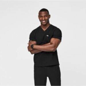 Figs FIONx Men's Classic Black V-Neck Scrub
